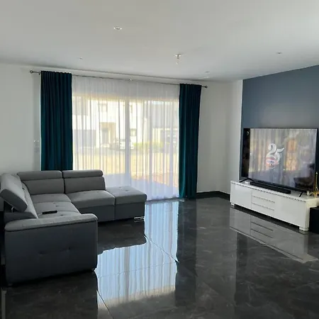 Maison Бенувиль